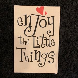 Wall decoration enjoy the little things